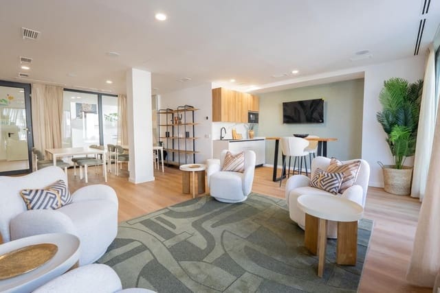 3 Zimmer Apartment zu verkaufen in Estepona mit Pool Garage - 695.000 € (Ref: 9917465)