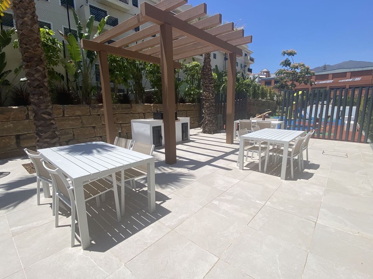 3 Zimmer Apartment zu verkaufen in Estepona mit Pool Garage - 695.000 € (Ref: 9917465)