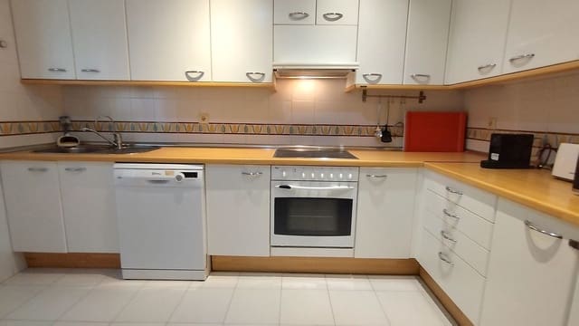 Apartamento de 3 habitaciones en Costalita, Estepona en venta con piscina garaje - 715.000 € (Ref: 9917466)