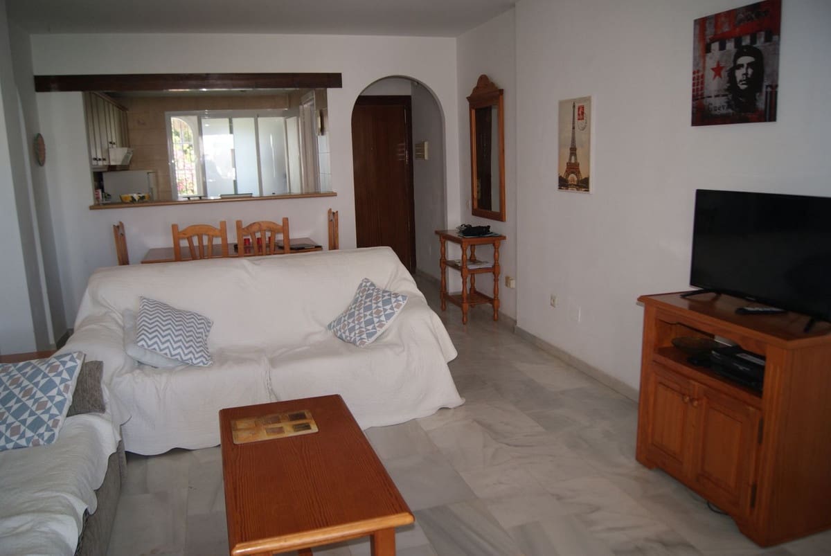 2 slaapkamer Appartement te koop in El Paraiso met zwembad - € 308.000 (Ref: 9917500)