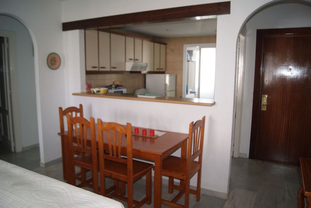 2 slaapkamer Appartement te koop in El Paraiso met zwembad - € 308.000 (Ref: 9917500)