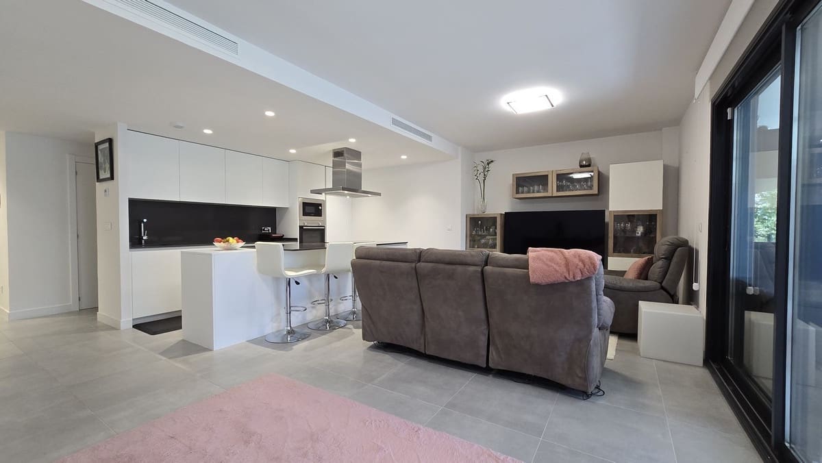 3 sovrum Lägenhet till salu i New Golden Mile med pool garage - 549 000 € (Ref: 9918562)