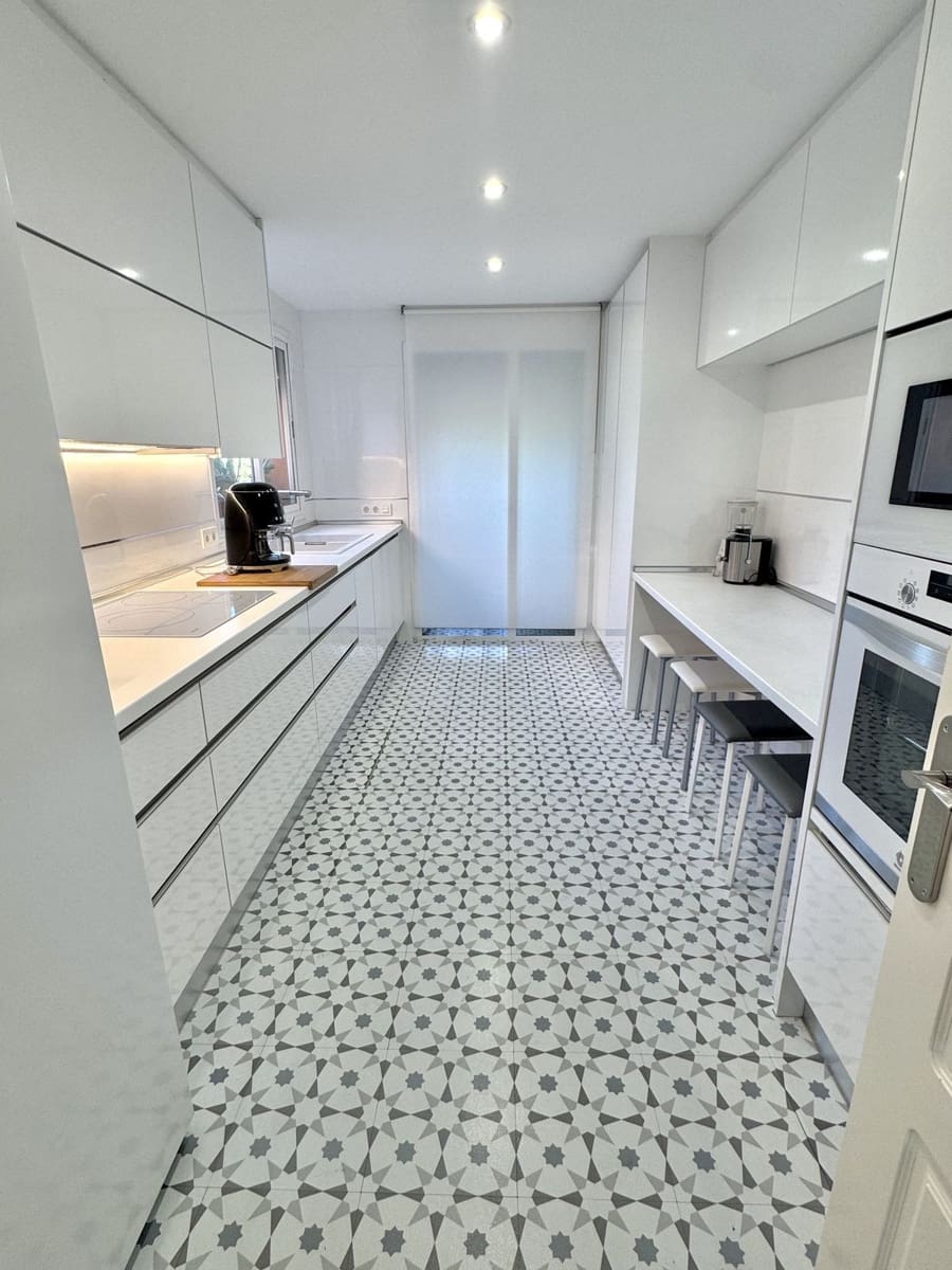 4 camera da letto Attico in vendita in Guadalmina con piscina garage - 1.150.000 € (Rif: 9918647)