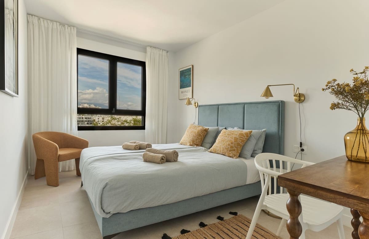 2 soveværelse Lejlighed til salg i Estepona med swimmingpool garage - € 565.000 (Ref: 9918651)