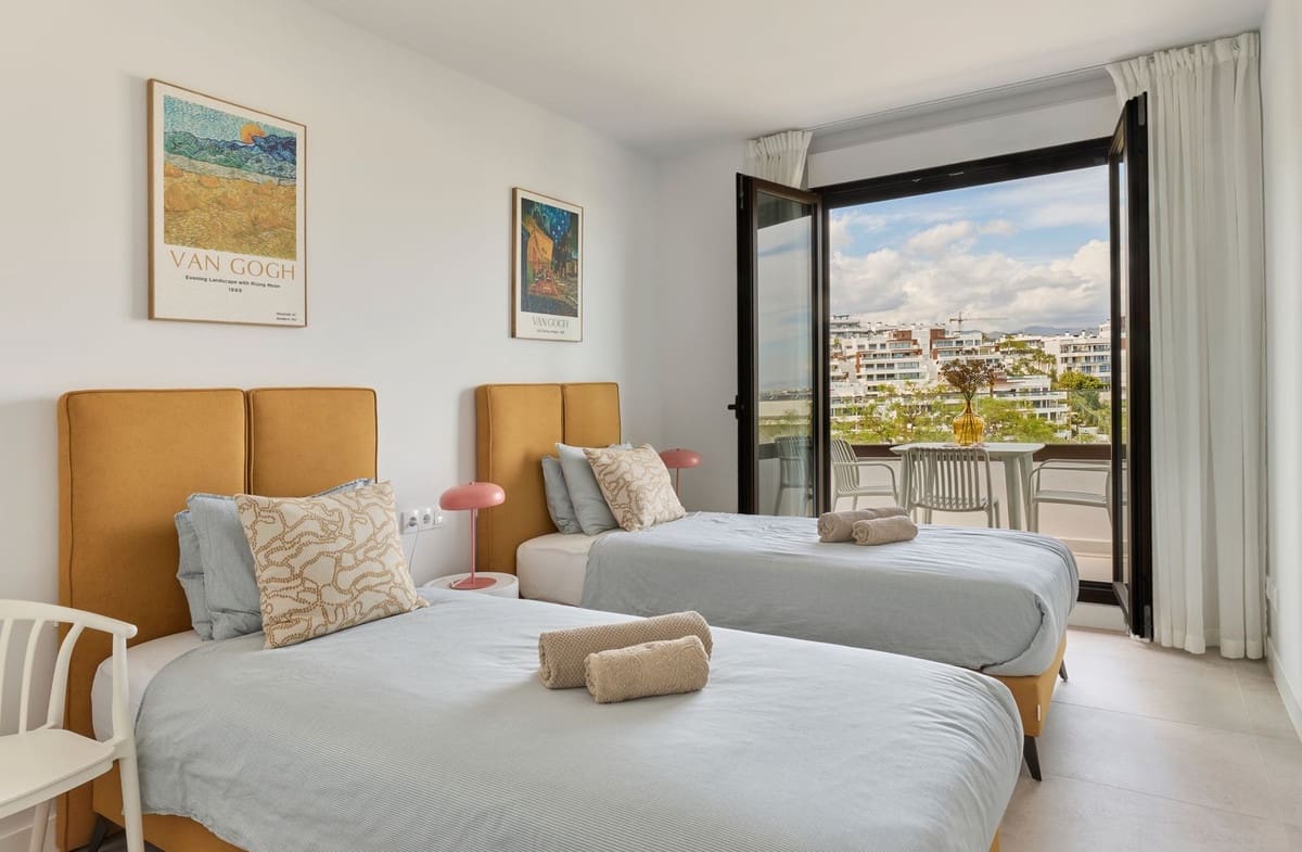 2 soveværelse Lejlighed til salg i Estepona med swimmingpool garage - € 565.000 (Ref: 9918651)