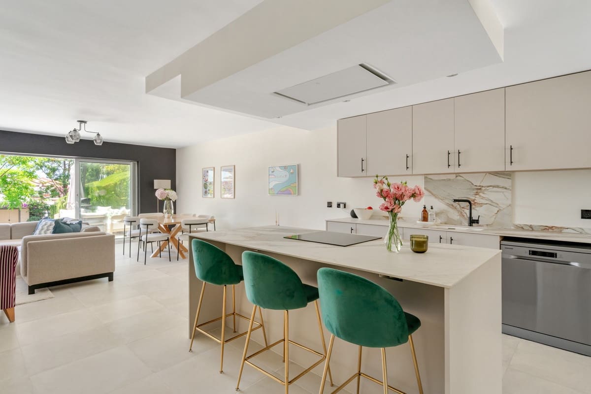 3 camera da letto Casa in vendita in New Golden Mile con piscina garage - 595.000 € (Rif: 9920869)