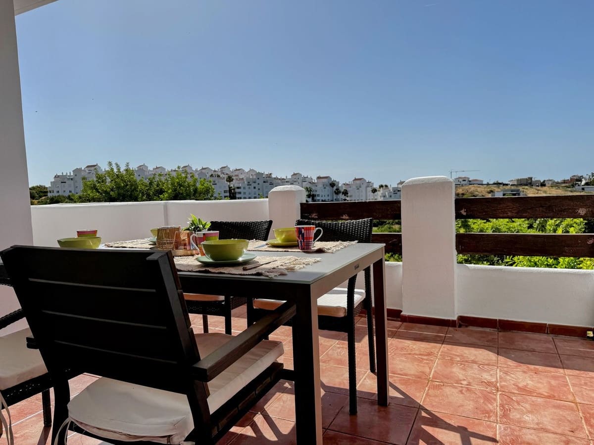2 soverom Leilighet til salgs i Estepona med svømmebasseng garasje - € 298 000 (Ref: 9920874)