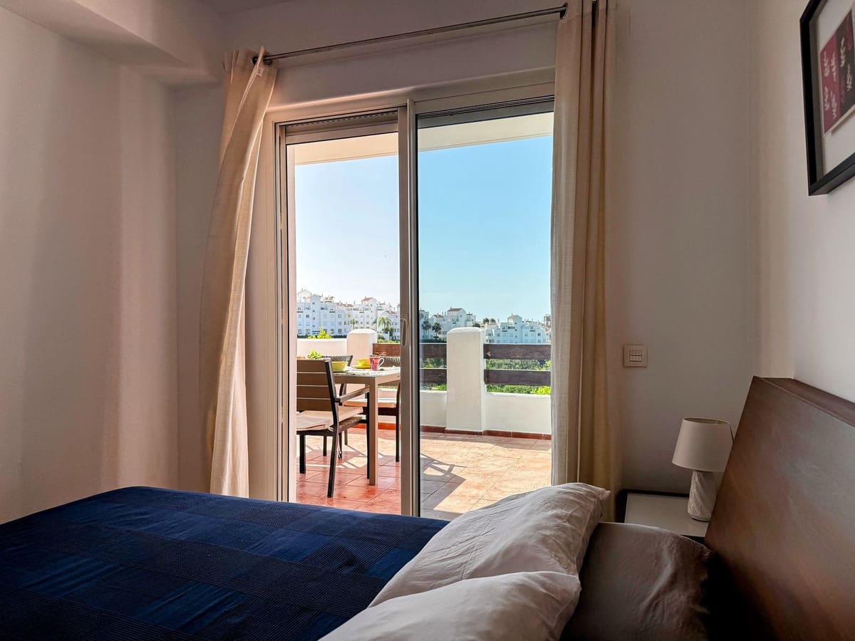 2 soverom Leilighet til salgs i Estepona med svømmebasseng garasje - € 298 000 (Ref: 9920874)