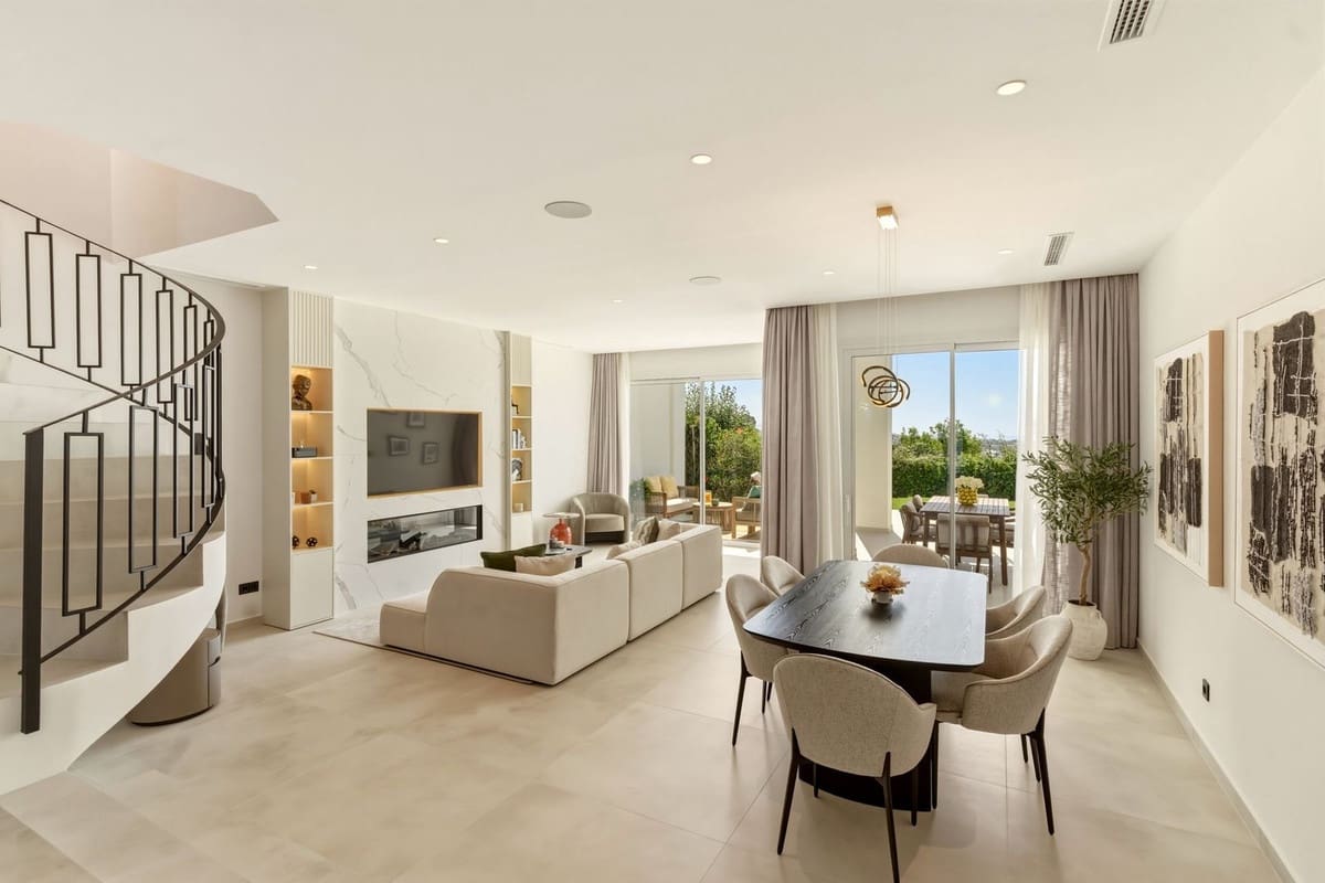 3 bedroom Townhouse for sale in Marbella with pool - € 1,750,000 (Ref: 9920875)