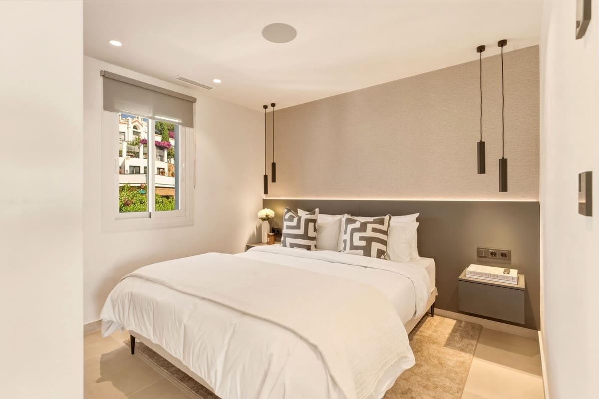 3 bedroom Townhouse for sale in Marbella with pool - € 1,750,000 (Ref: 9920875)