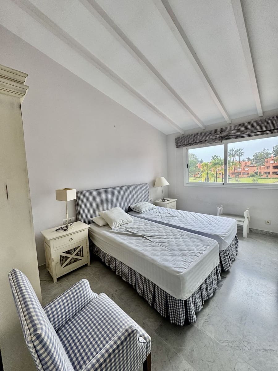 4 camera da letto Attico in vendita in Guadalmina con piscina garage - 1.090.000 € (Rif: 9921027)