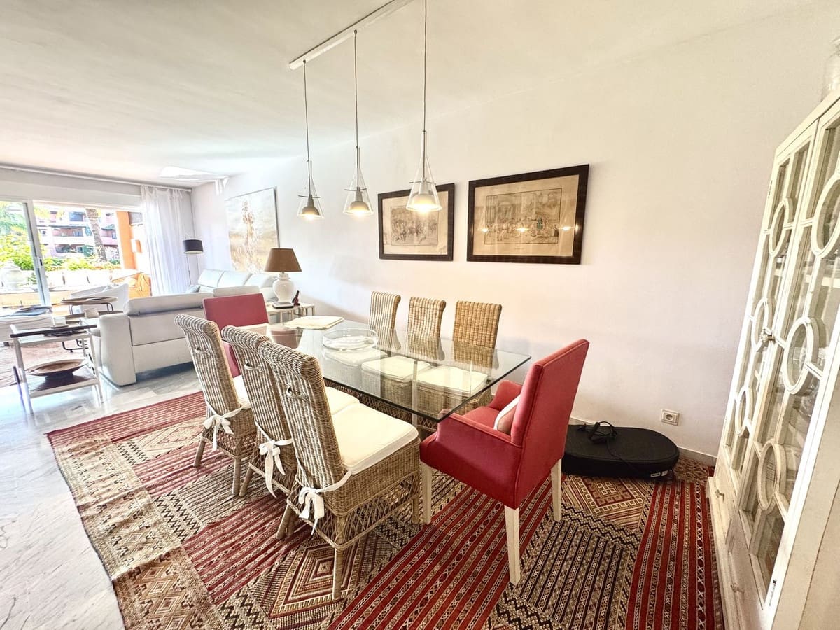 4 camera da letto Attico in vendita in Guadalmina con piscina garage - 1.090.000 € (Rif: 9921027)