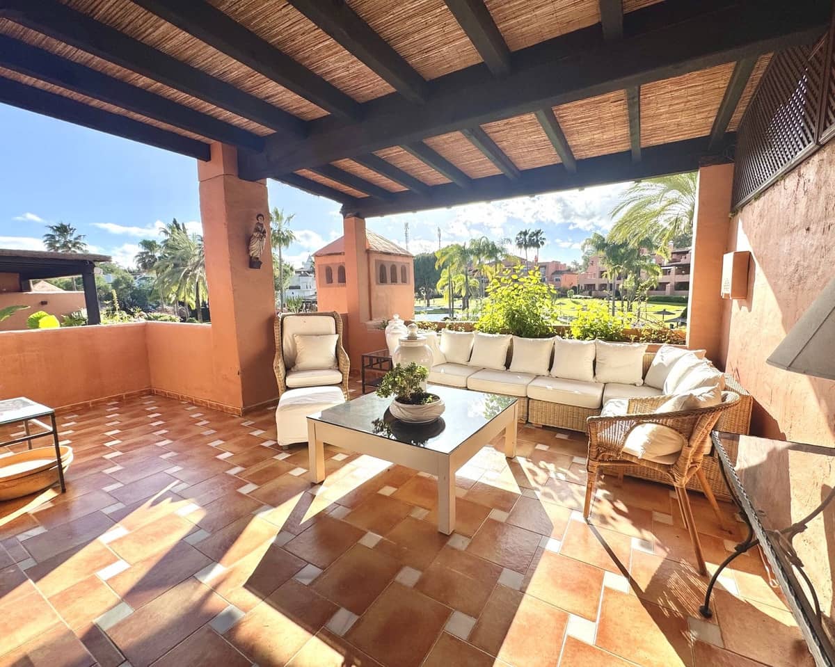 4 camera da letto Attico in vendita in Guadalmina con piscina garage - 1.090.000 € (Rif: 9921027)