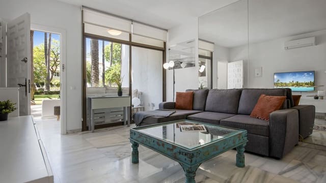 2 sypialnia Apartament na sprzedaż w Puerto Banus, Marbella z basenem - 650 000 € (Ref: 9924834)