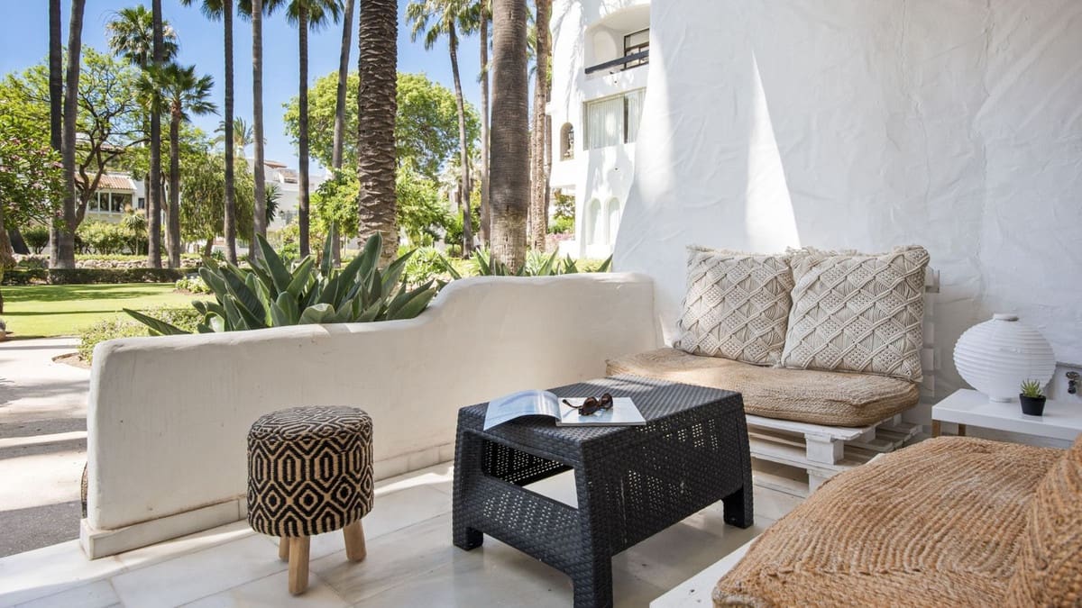 2 sypialnia Apartament na sprzedaż w Puerto Banus z basenem - 650 000 € (Ref: 9924834)