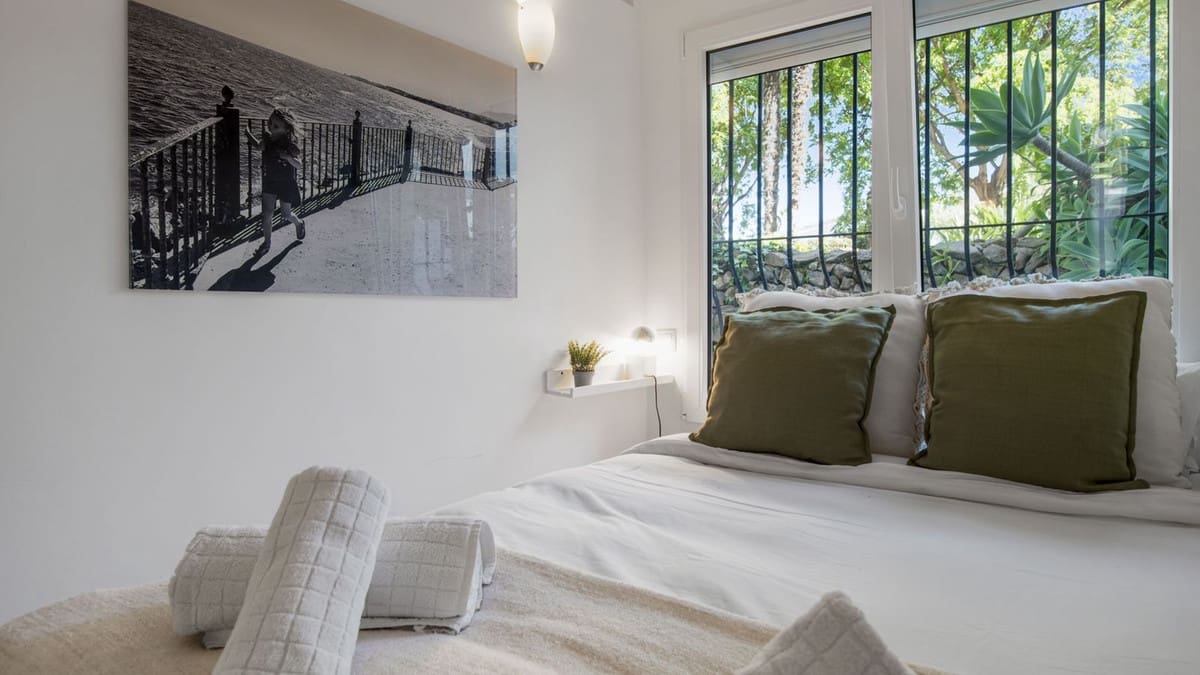 2 sypialnia Apartament na sprzedaż w Puerto Banus z basenem - 650 000 € (Ref: 9924834)