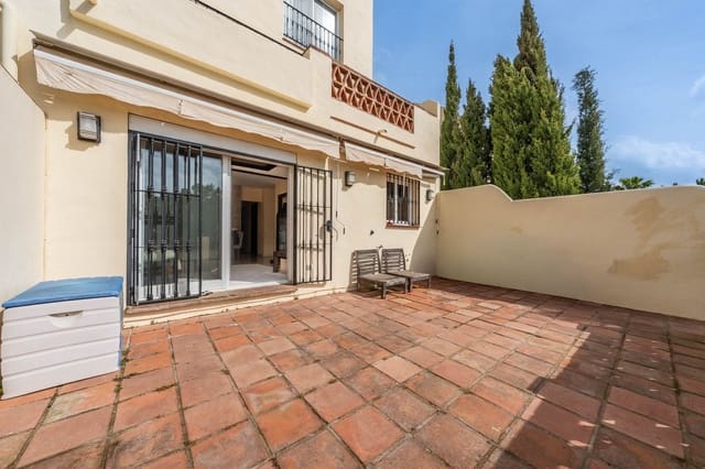 2 bedroom Apartment for sale in Aloha Golf, Marbella with pool - € 409,000 (Ref: 9924838)