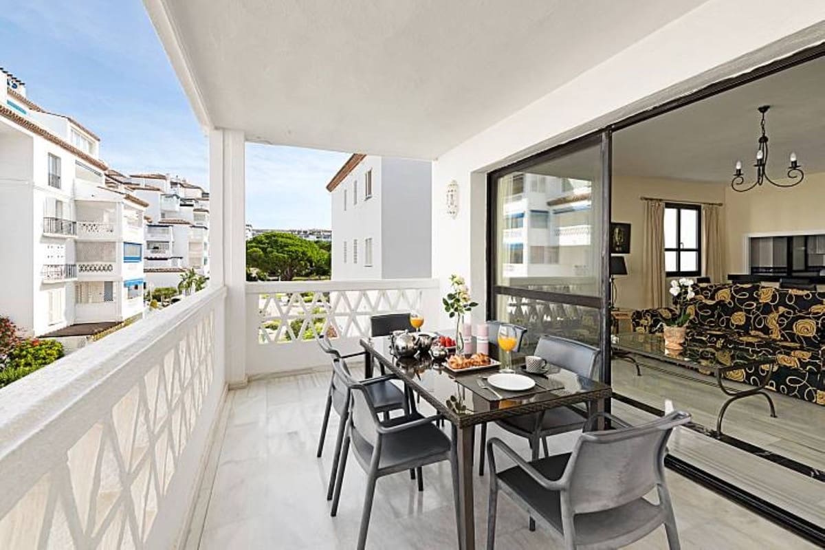 2 soveværelse Lejlighed til salg i Puerto Banus med swimmingpool garage - € 850.000 (Ref: 9924887)