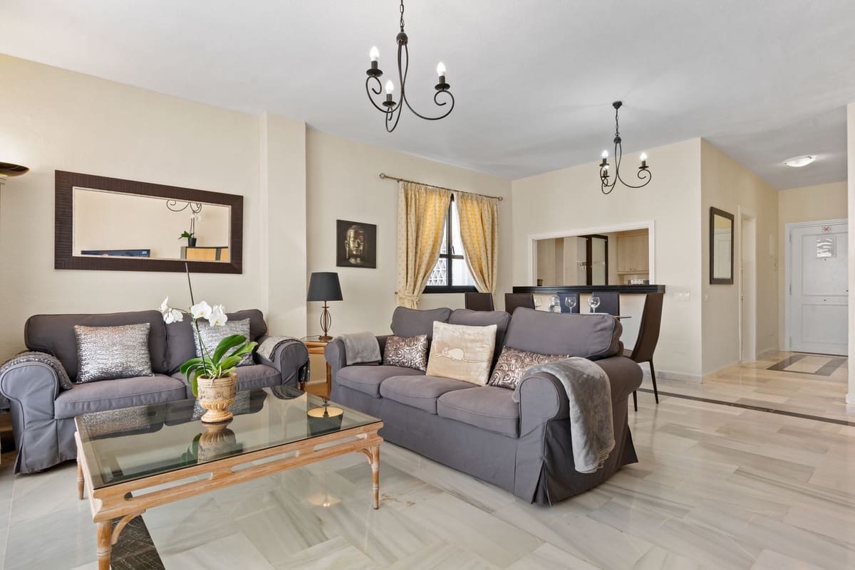 2 soveværelse Lejlighed til salg i Puerto Banus med swimmingpool garage - € 850.000 (Ref: 9924887)
