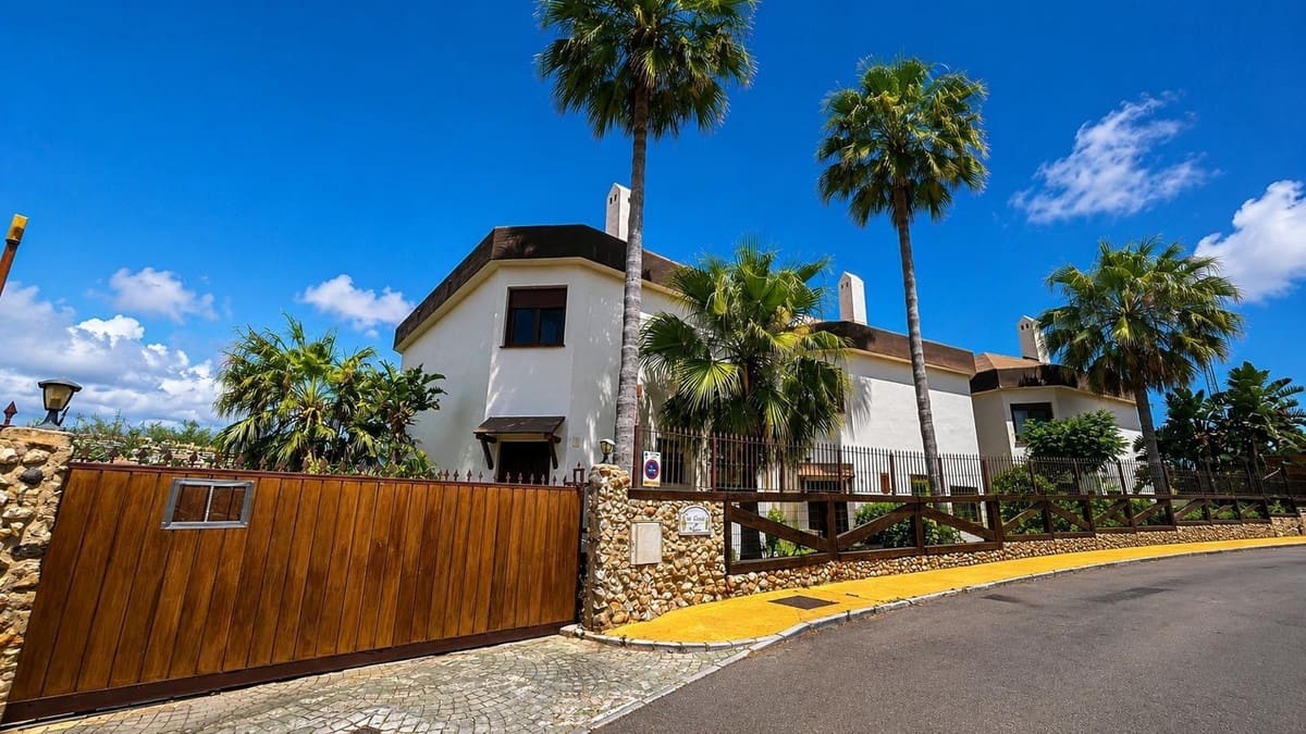 3 Zimmer Villa zu verkaufen in Riviera del Sol mit Pool Garage - 515.000 € (Ref: 9927783)