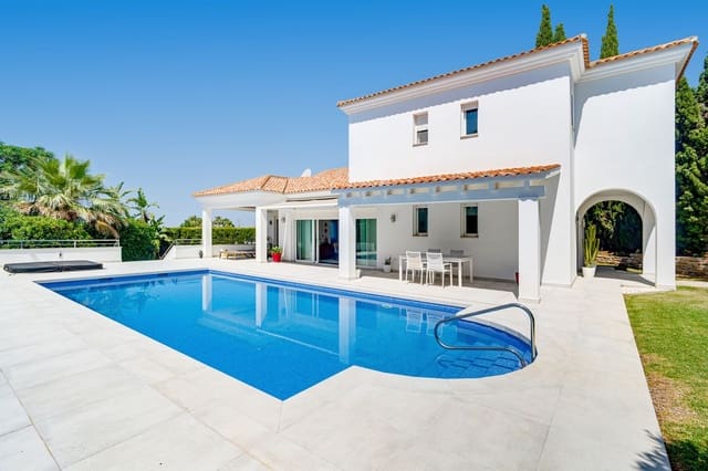 4 chambre Villa/Maison à vendre à El Rosario, Marbella avec piscine garage - 1 850 000 € (Ref: 9927787)