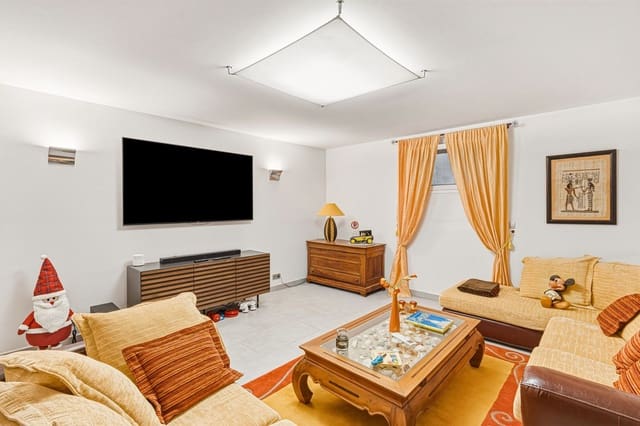 4 chambre Villa/Maison à vendre à El Rosario, Marbella avec piscine garage - 1 850 000 € (Ref: 9927787)