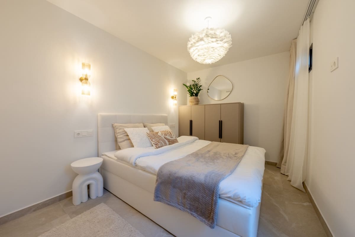 4 bedroom Townhouse for sale in Nueva Andalucia with pool - € 1,395,000 (Ref: 9927788)