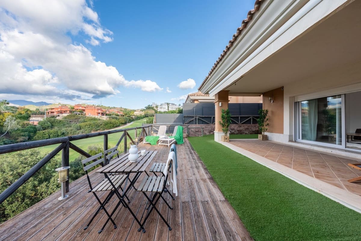 3 soveværelse Byhus til salg i Marbella med swimmingpool garage - € 849.000 (Ref: 9927950)