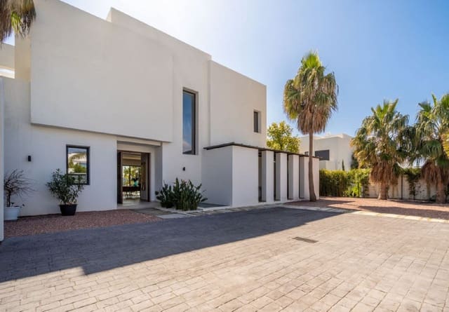 4 bedroom Villa for sale in La Cala de Mijas, Mijas with pool garage - € 1,899,000 (Ref: 9929808)