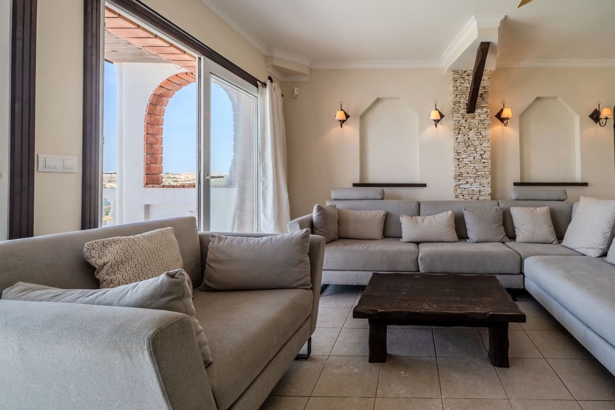 6 bedroom Villa for sale in El Faro with pool garage - € 1,545,000 (Ref: 9929813)