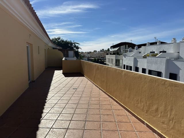 2 chambre Penthouse à vendre à Estepona avec garage - 299 000 € (Ref: 9942825)