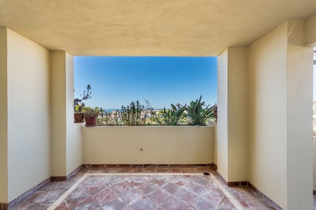 3 Zimmer Apartment zu verkaufen in Selwo, Estepona mit Pool Garage - 449.000 € (Ref: 9942834)