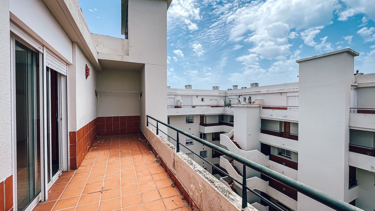 3 bedroom Apartment for sale in Guadalmina with pool garage - € 529,000 (Ref: 9942843)