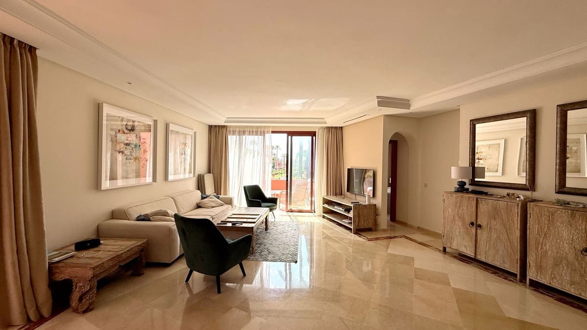 3 quarto Penthouse para venda em New Golden Mile com piscina garagem - 1 675 000 € (Ref: 9943208)
