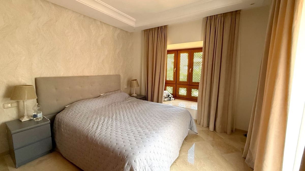 3 quarto Penthouse para venda em New Golden Mile com piscina garagem - 1 675 000 € (Ref: 9943208)
