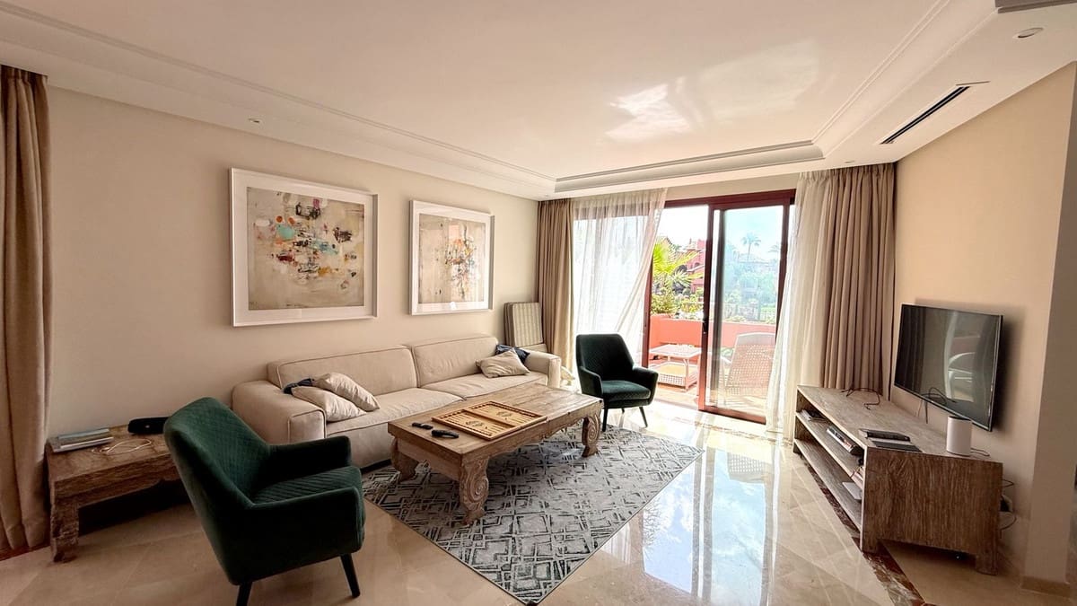3 quarto Penthouse para venda em New Golden Mile com piscina garagem - 1 675 000 € (Ref: 9943208)
