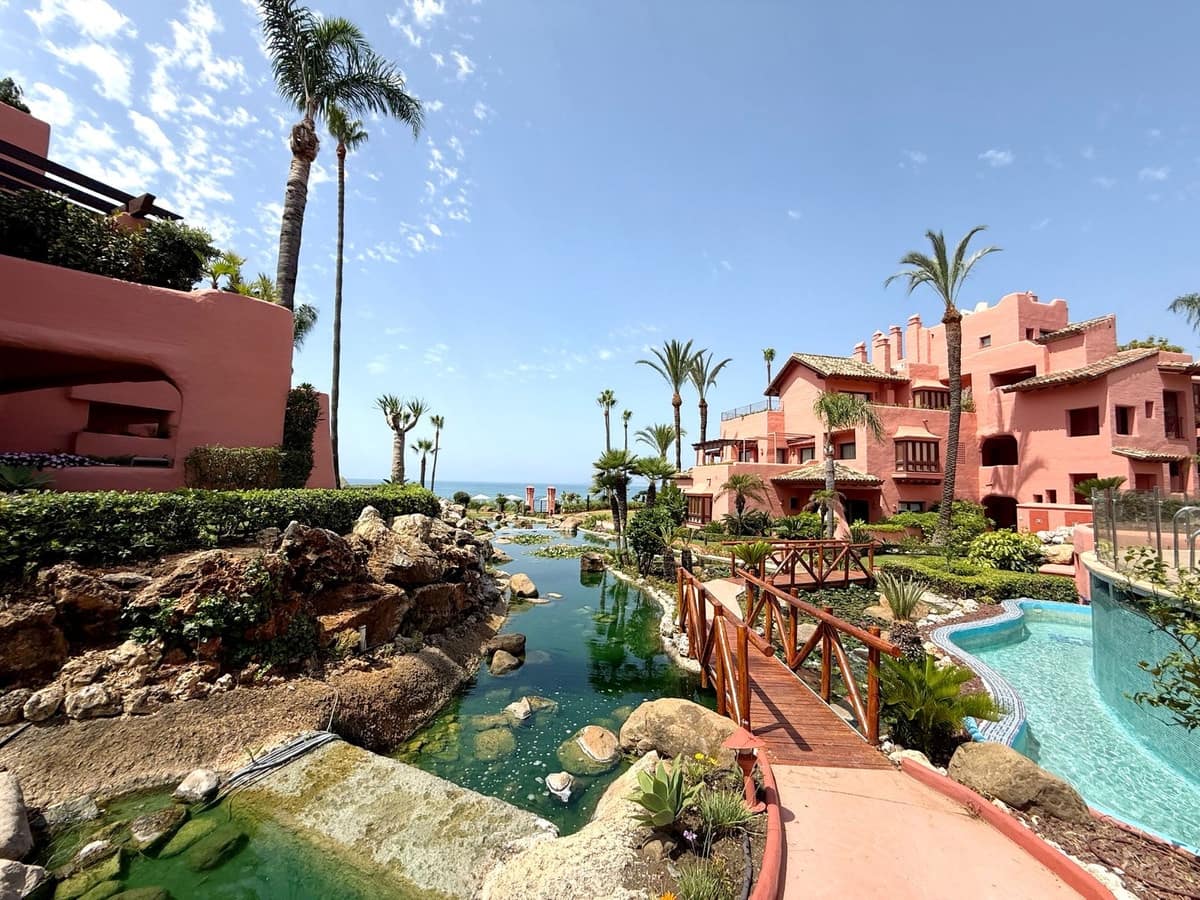 3 quarto Penthouse para venda em New Golden Mile com piscina garagem - 1 675 000 € (Ref: 9943208)
