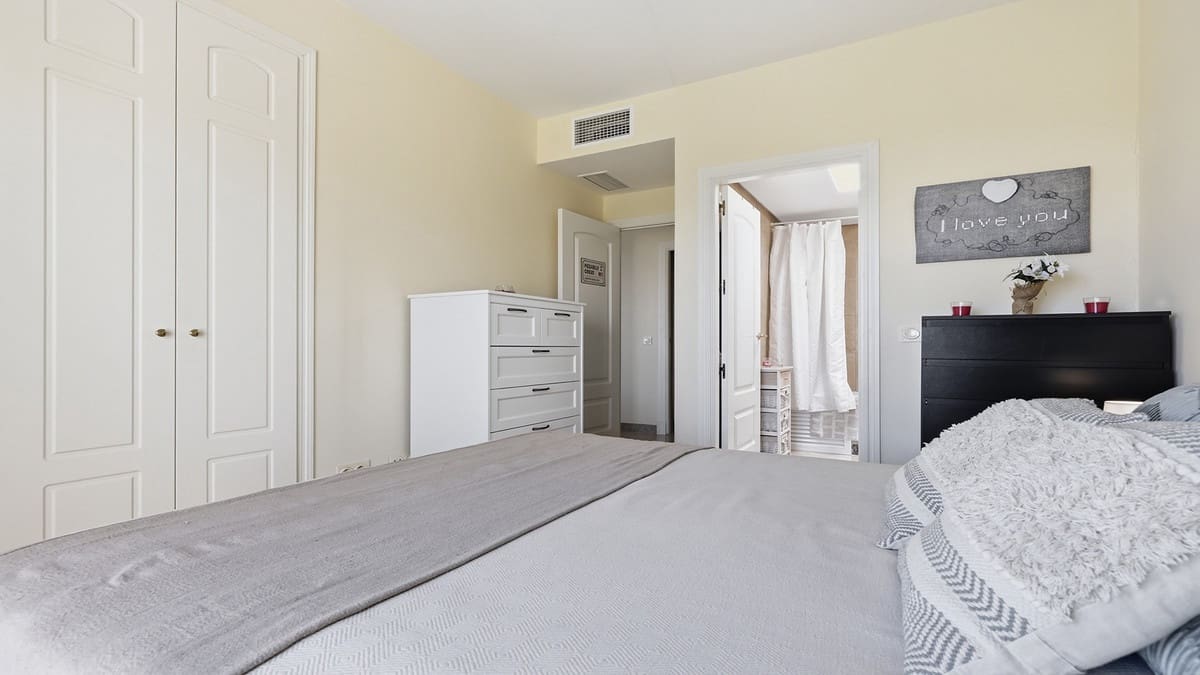 2 camera da letto Attico in vendita in La Duquesa / Puerto de la Duquesa con piscina garage - 265.000 € (Rif: 9943781)