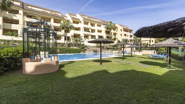 2 soverom Penthouse til salgs i La Duquesa / Puerto de la Duquesa, Manilva med svømmebasseng garasje - € 265 000 (Ref: 9943781)