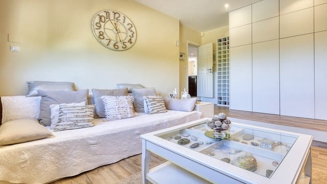 4 soverom Villa til salgs i La Duquesa / Puerto de la Duquesa, Manilva med svømmebasseng - € 650 000 (Ref: 9943786)