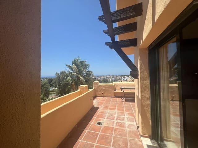 3 Zimmer Penthouse zu verkaufen in Atalaya-Isdabe, Estepona mit Garage - 770.000 € (Ref: 9944218)