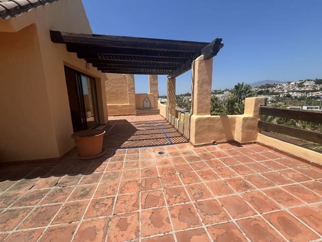 3 Zimmer Penthouse zu verkaufen in Atalaya-Isdabe, Estepona mit Garage - 770.000 € (Ref: 9944218)