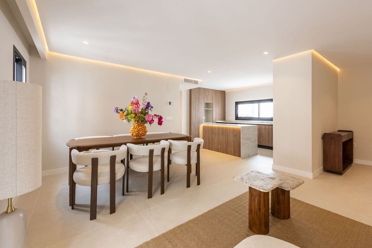 4 Zimmer Apartment zu verkaufen in Estepona - 599.000 € (Ref: 9945955)