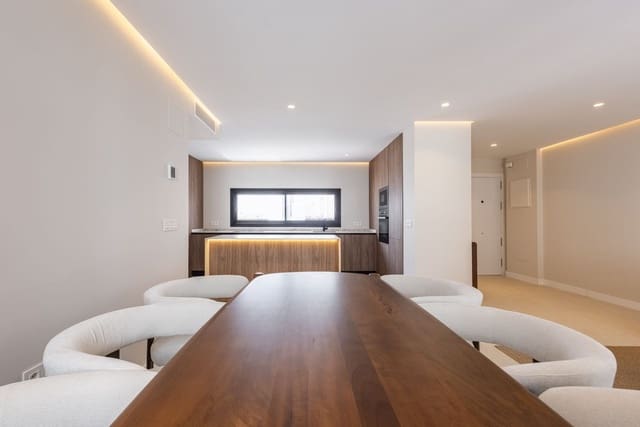 4 Zimmer Apartment zu verkaufen in Estepona - 599.000 € (Ref: 9945955)