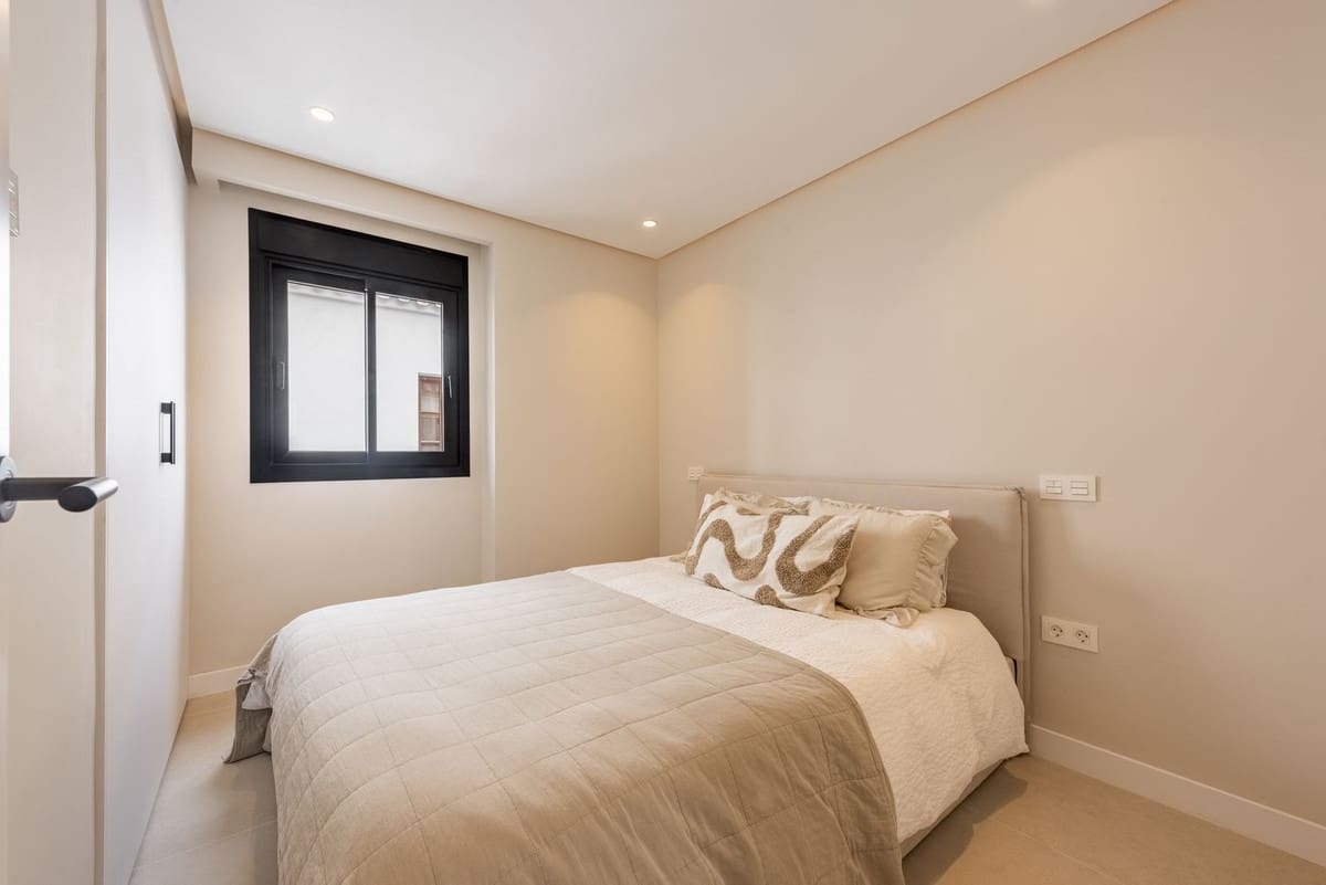 4 Zimmer Apartment zu verkaufen in Estepona - 599.000 € (Ref: 9945955)