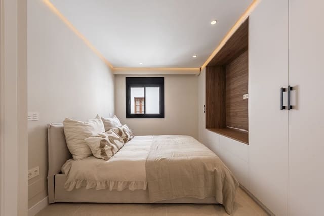 4 Zimmer Apartment zu verkaufen in Estepona - 599.000 € (Ref: 9945955)