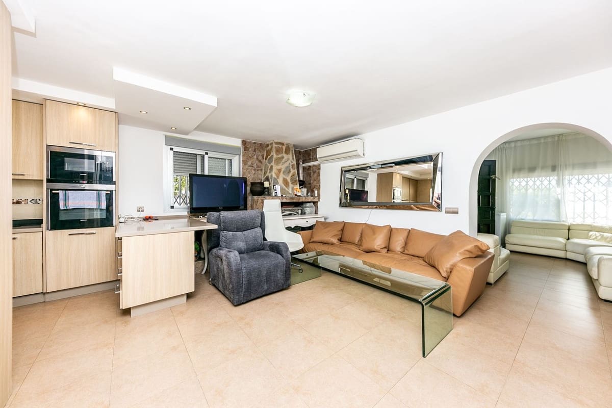 10 quarto Quinta/Casa Rural para venda em Estepona com piscina garagem - 830 000 € (Ref: 9945970)