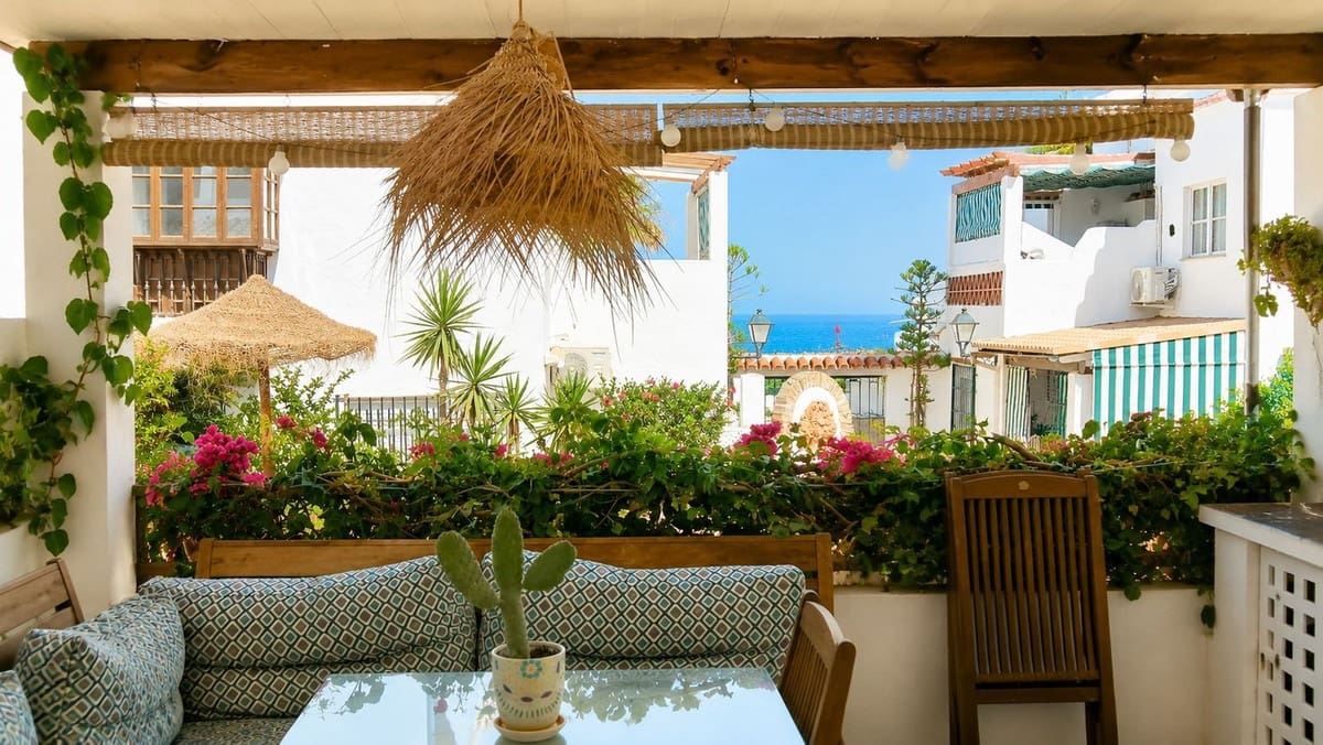 2 soverom Leilighet til salgs i La Duquesa / Puerto de la Duquesa med svømmebasseng - € 299 000 (Ref: 9948309)