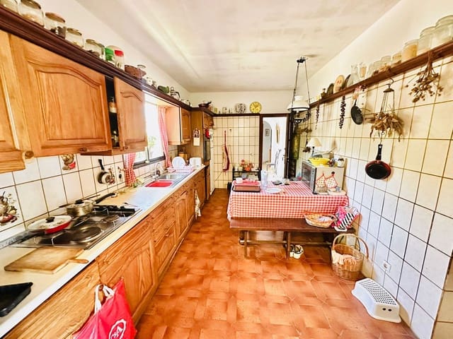 3 bedroom Villa for sale in Atalaya, Madrid city with garage - € 845,000 (Ref: 9955990)