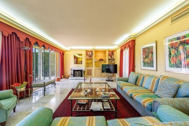 5 sypialnia Willa na sprzedaż w Atalaya-Isdabe, Estepona z basenem garażem - 1 295 000 € (Ref: 9955993)